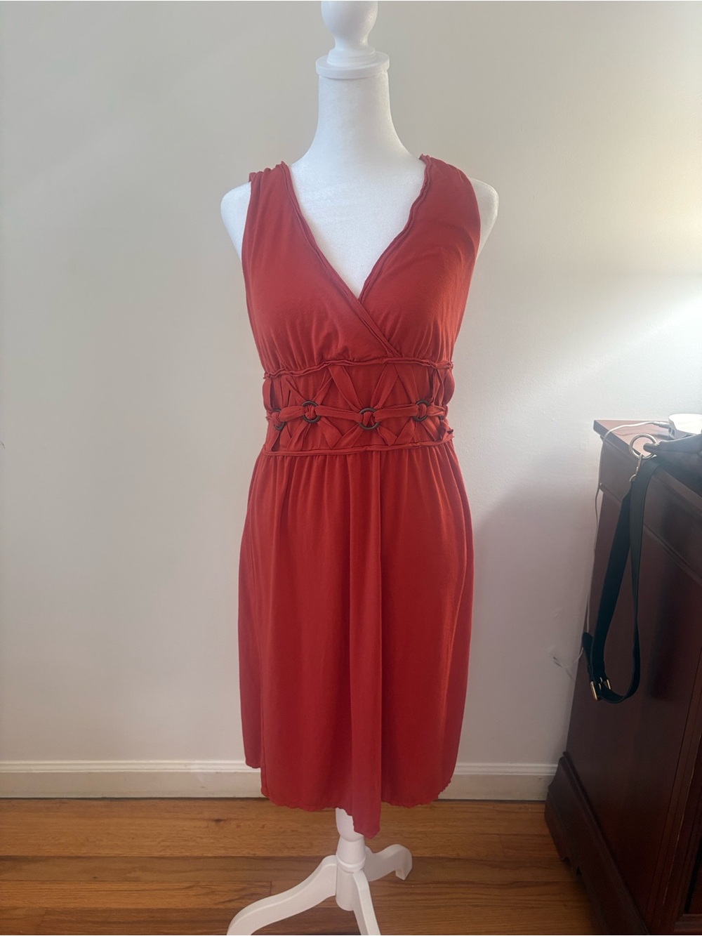 Unique Max Studio Sleeveless Rust V-Neck Waist-Detail Dress